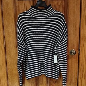 Time & Tru Black & White Stripe Funnel Neck Sweater NWT XXL (20)